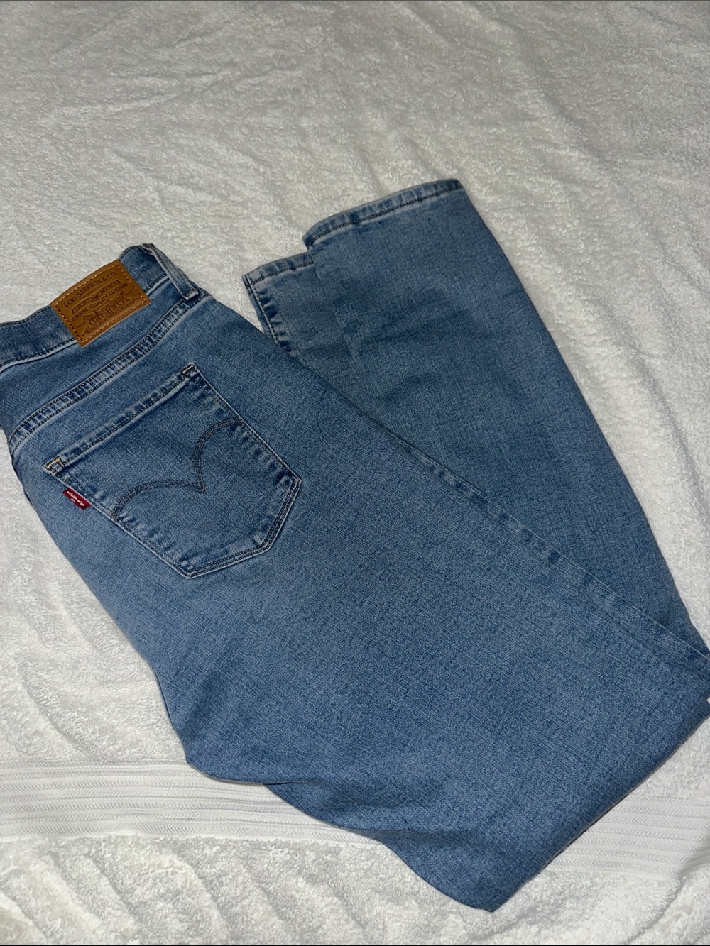 Levi's Women's Light-Medium Blue Straight Leg Jeans